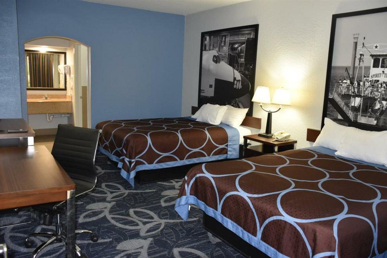 Super 8 By Wyndham Houston Hobby Airport South Exterior foto
